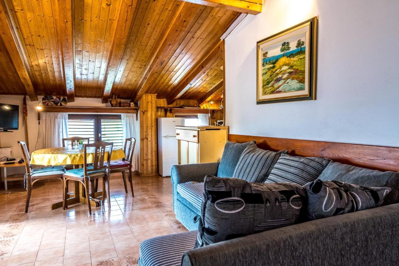 Apartmani Rosa Туран Екстериор снимка
