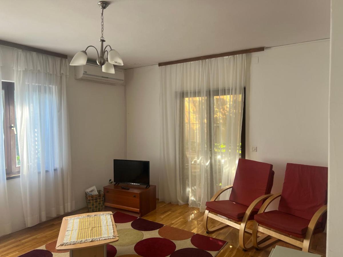 Apartmani Rosa Туран Екстериор снимка