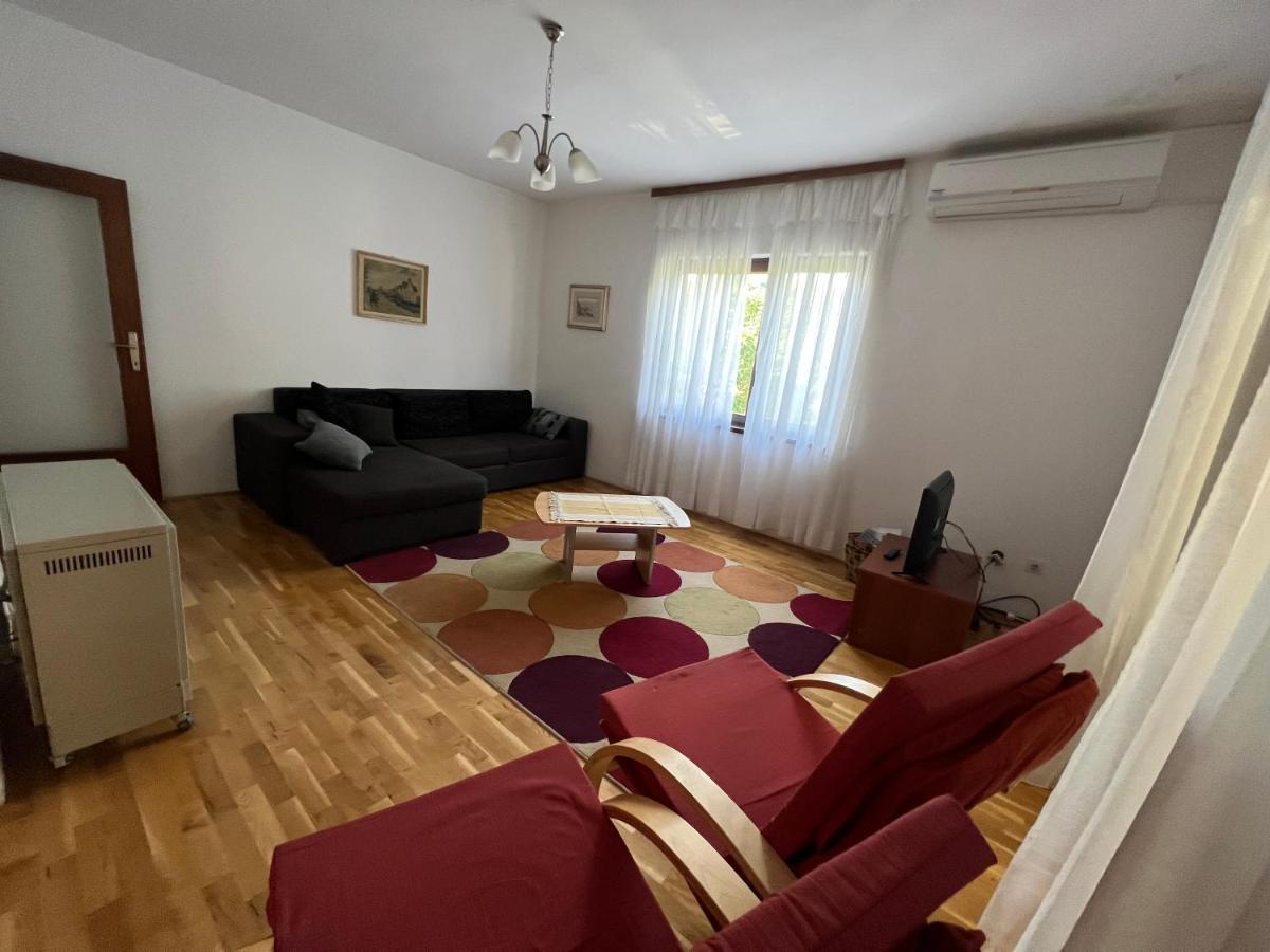 Apartmani Rosa Туран Екстериор снимка